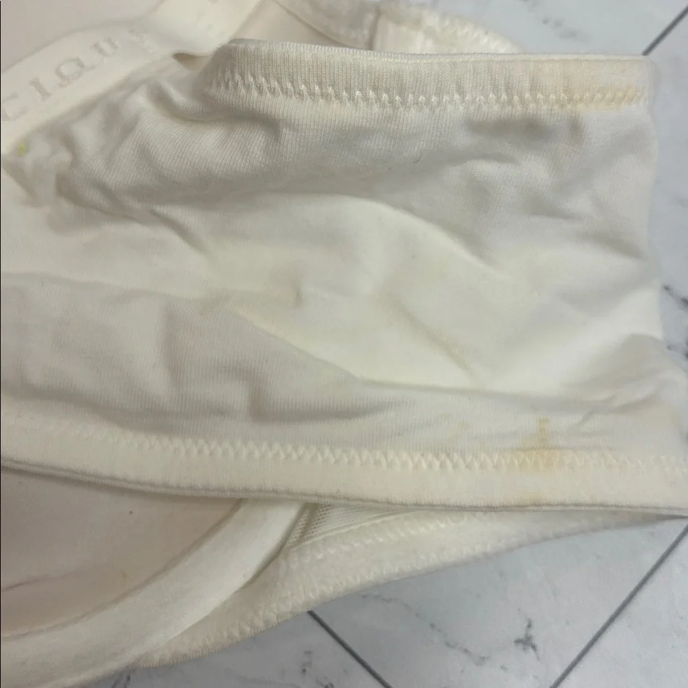 NWOT Cacique Lane Bryant Womans T-Shirt Bra White Lightly Lined UNDERWIRE 42C